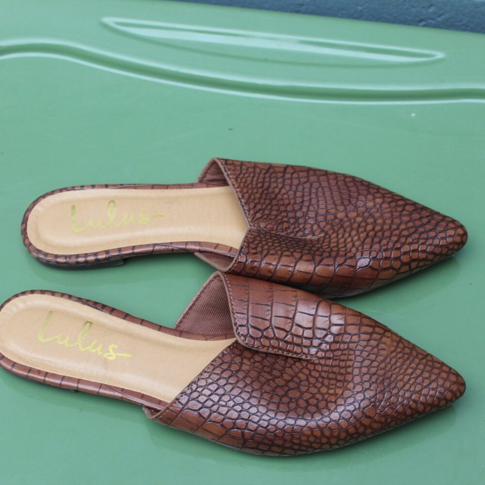 Lulus Jaelyn Brown Crocodile Embossed Pointed-Toe Slides Size 7 - Picture 4 of 5
